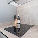 Ybh Atlantic Boutique Apartment *