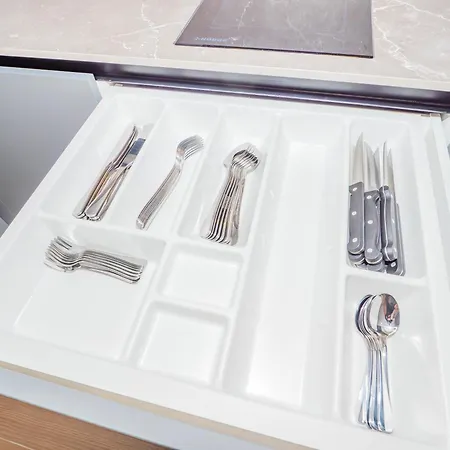 Ybh Atlantic Boutique *